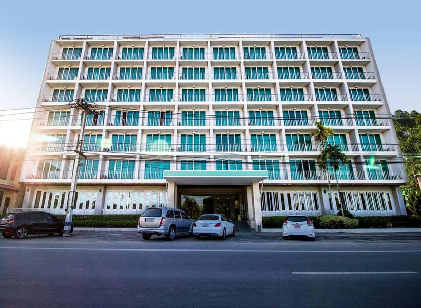 B2 Premier Hotel & Resort
